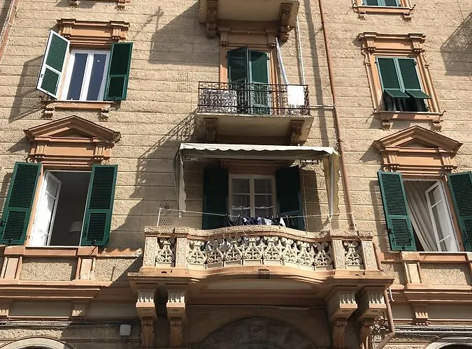 بيت ضيافة Camilla House لا سبيتسْيا